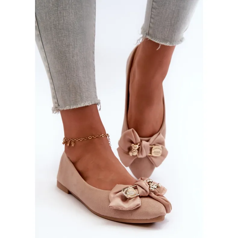 Ballerines Femme En Daim Eco Avec Noeud Et Broche Beige Satris