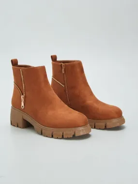 Bottines en suédine avec fermeture - Camel