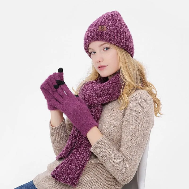 Ensemble bonnet et écharpe en laine tricotée