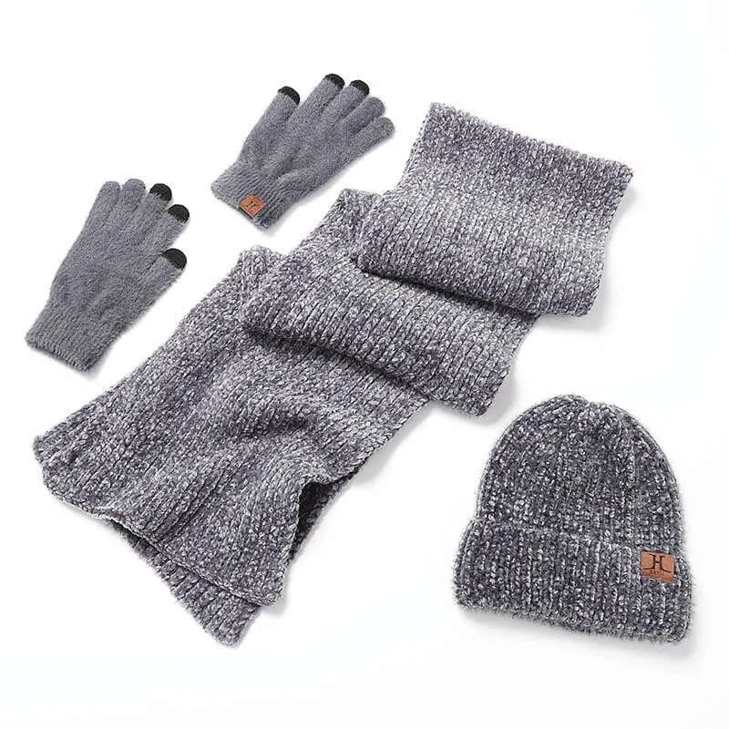 Ensemble bonnet et écharpe en laine tricotée
