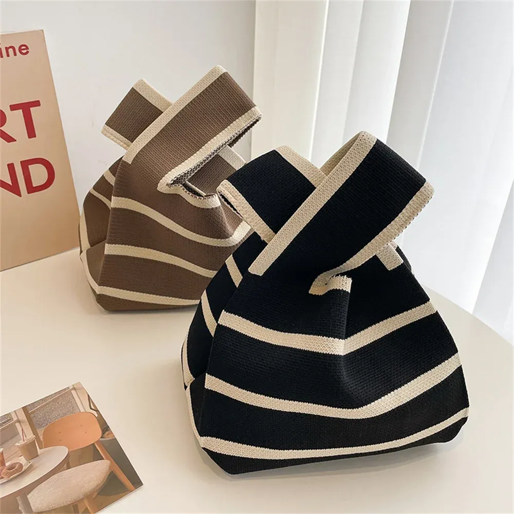 Mini-sac à main souple en tricot rayé • Vintage Univers