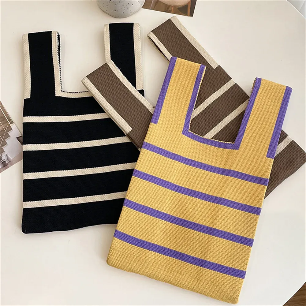 Mini-sac à main souple en tricot rayé • Vintage Univers