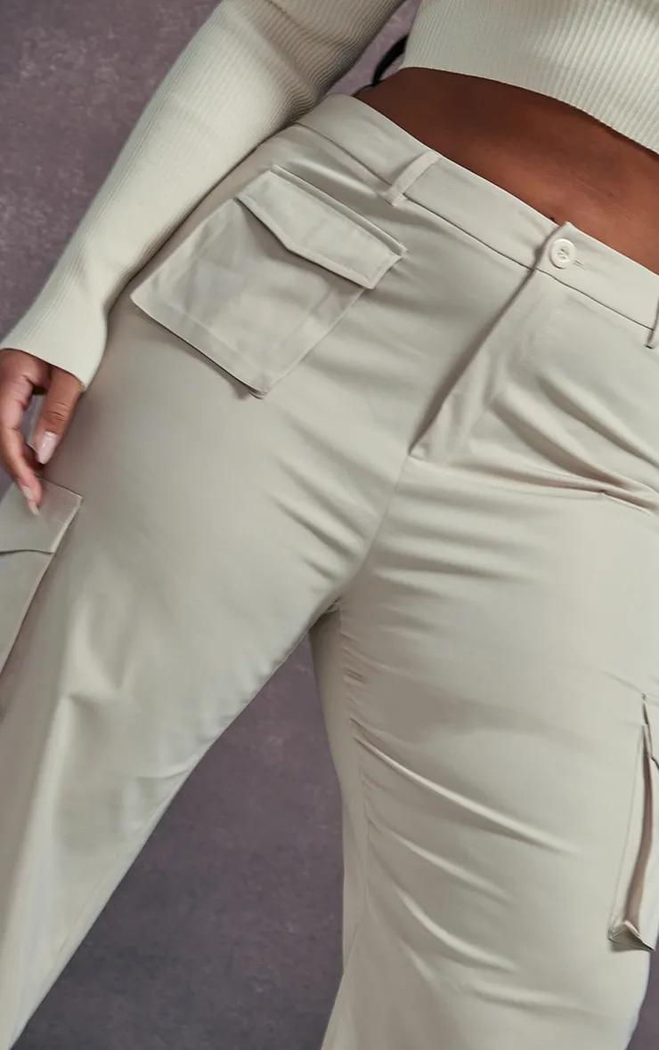 Plus Pantalon droit style cargo gris pierre à poches devant