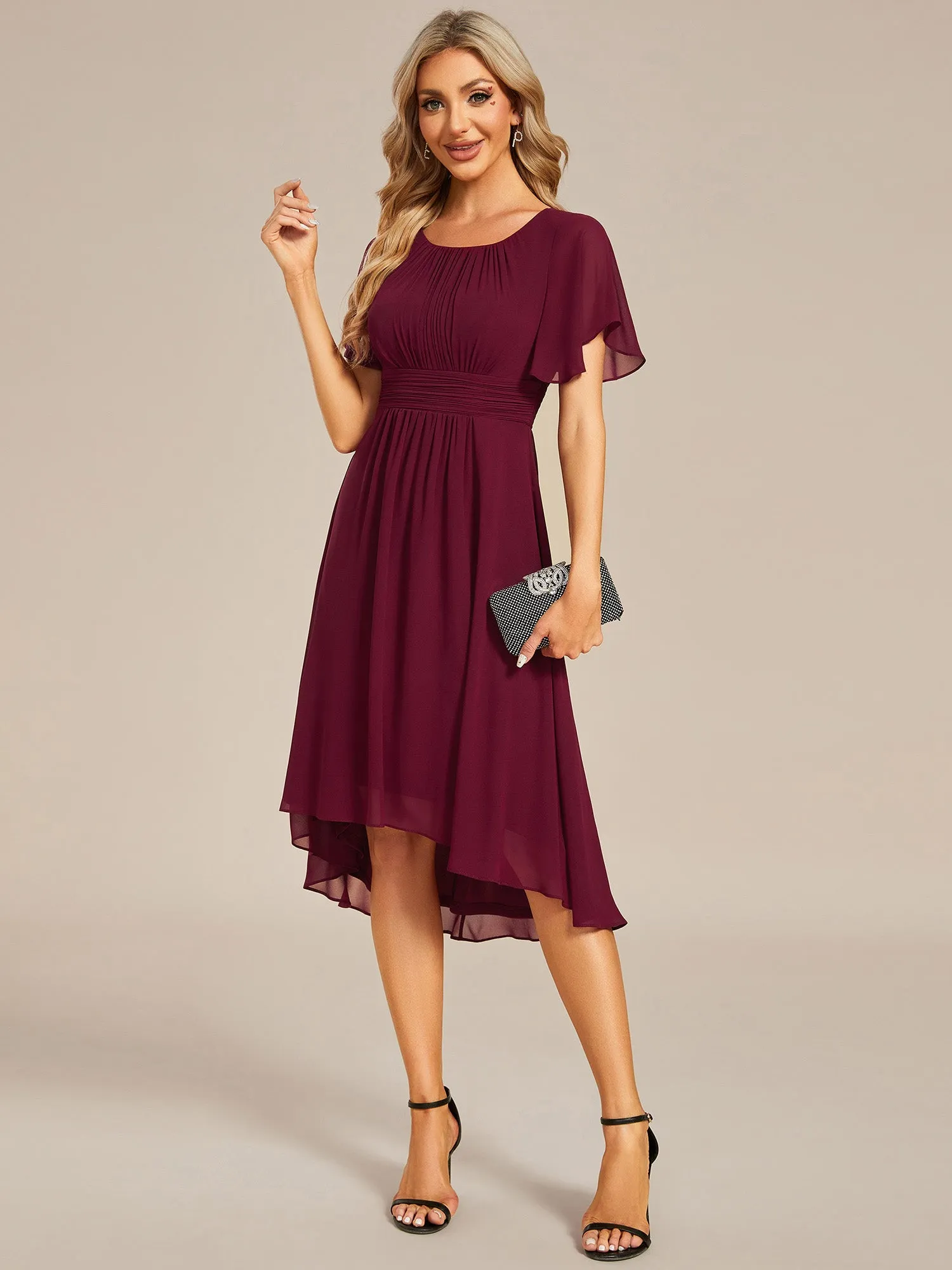 Robe d'invité de mariage trapèze en mousseline fluide à encolure ronde et longueur au genou