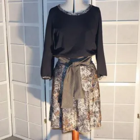 Robe en jersey forme trapèze dans les tons gris et bleu marine à manches longues