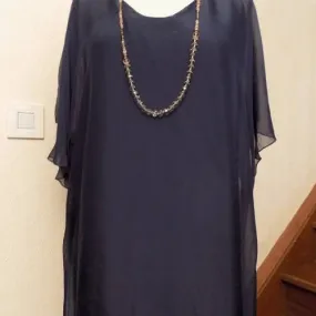 Robe manches courtes en soie et dentelle