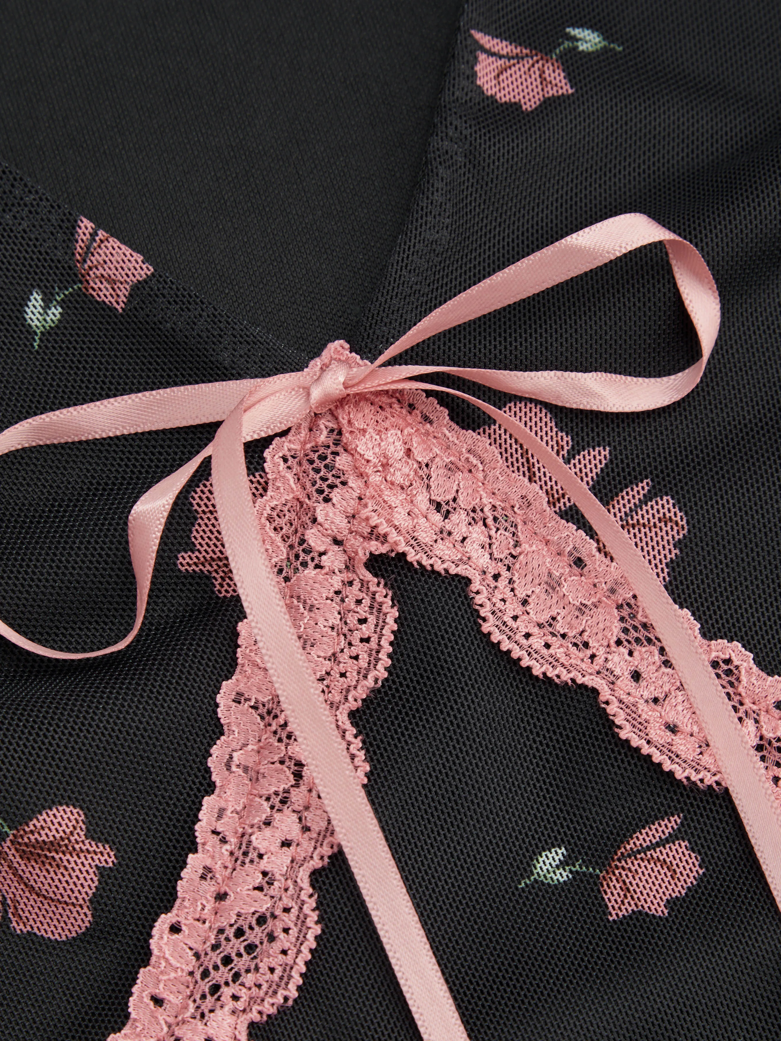 Robe mini nouée à col en V en dentelle florale et bordure en dentelle Curve & Plus