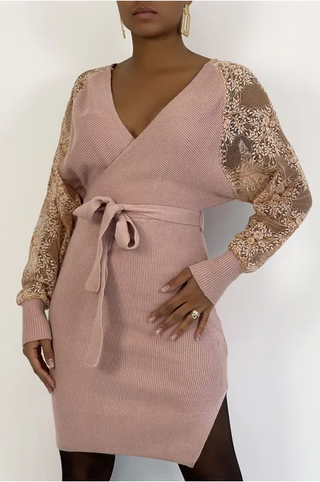 Robe pull cache-coeur rose très élégante à manches en dentelle