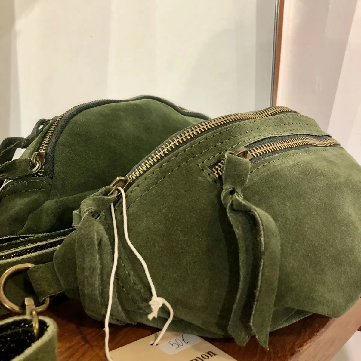 Sac banane en daim vert kaki double zip