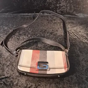 Sac à main vintage Guess - légèrement tâché à l’intérieur 