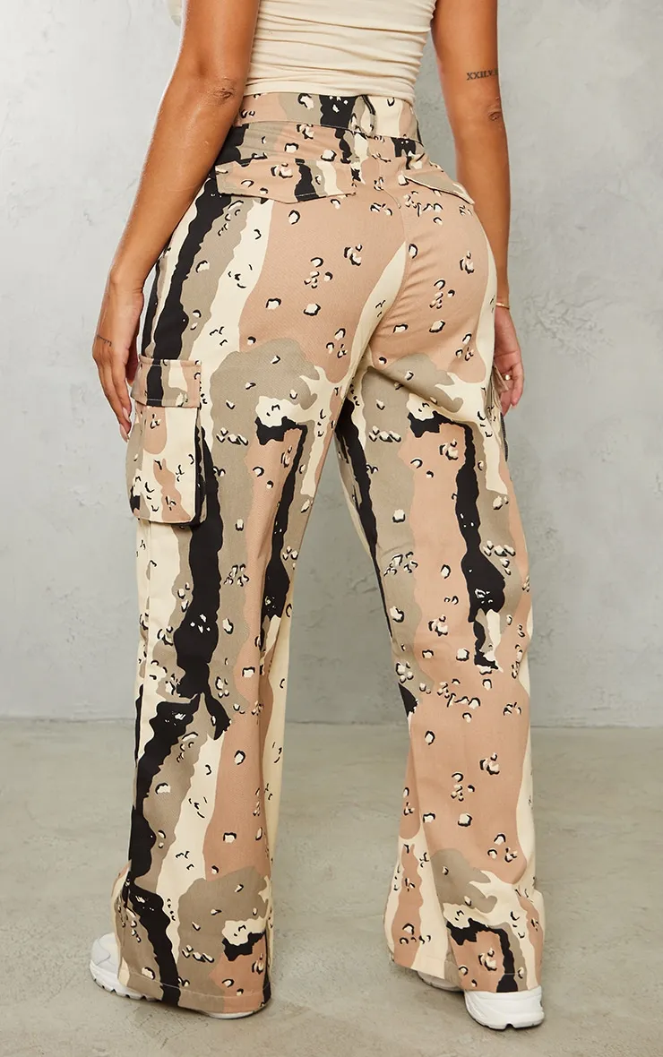 Shape Pantalon droit beige style cargo imprimé camouflage à détail zip
