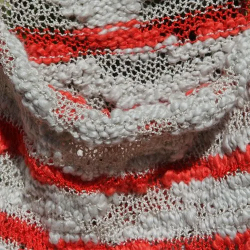 Top, pull manches courte,femme  rayé rouge et beige.